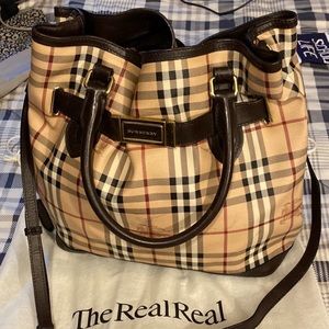 Authentic beautiful Medium Burberry Haymarket Check Satchel👜.